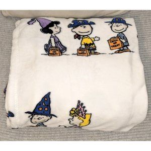 🍂Peanuts Halloween Throw🎃